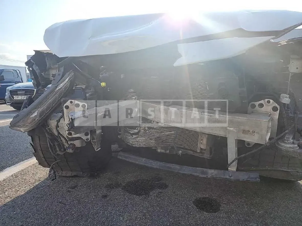 Photo 2 of 8: 2019 Hyundai Kona Electric, VIN KMHK381GFKU042701 — Korean insurance auction