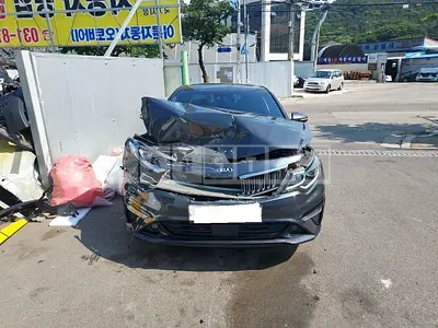Photo 1 of 37: 2018 Kia K5, VIN KNAGT411BKA297711 — Korean insurance auction
