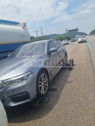 Photo 3 of 3: 2017 BMW 520d — Korean insurance auction