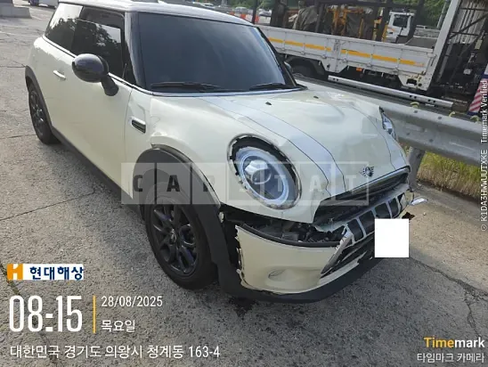 Photo 2 of 23: 2019 MINI Cooper — Korean insurance auction