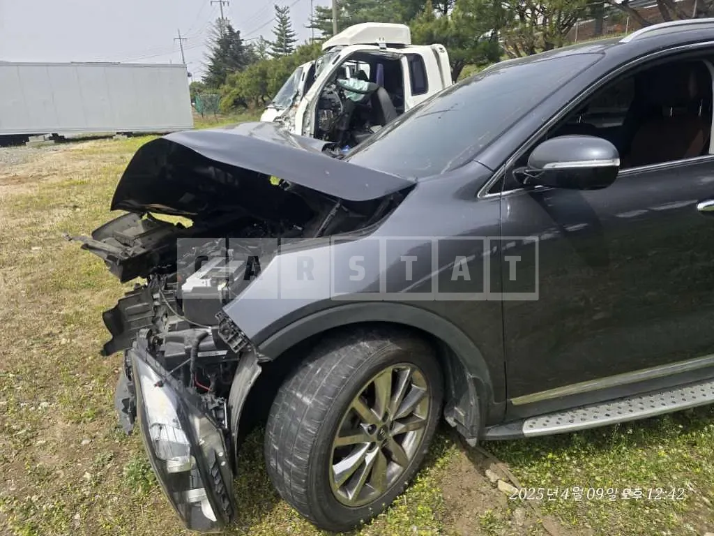 Photo 2 of 12: 2016 Kia Sorento — Korean insurance auction
