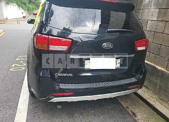 Photo 2 of 17: 2016 Kia Carnival, VIN KNAMC81ABGS126864 — Korean insurance auction