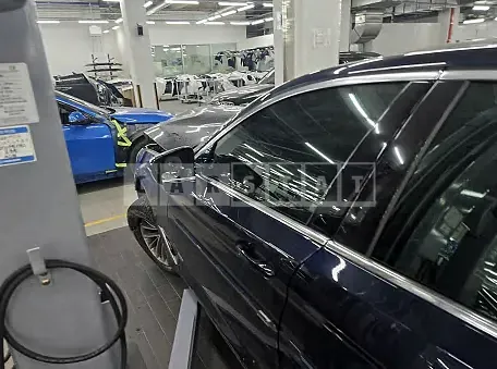Photo 2 of 15: 2019 BMW 530i — Korean insurance auction