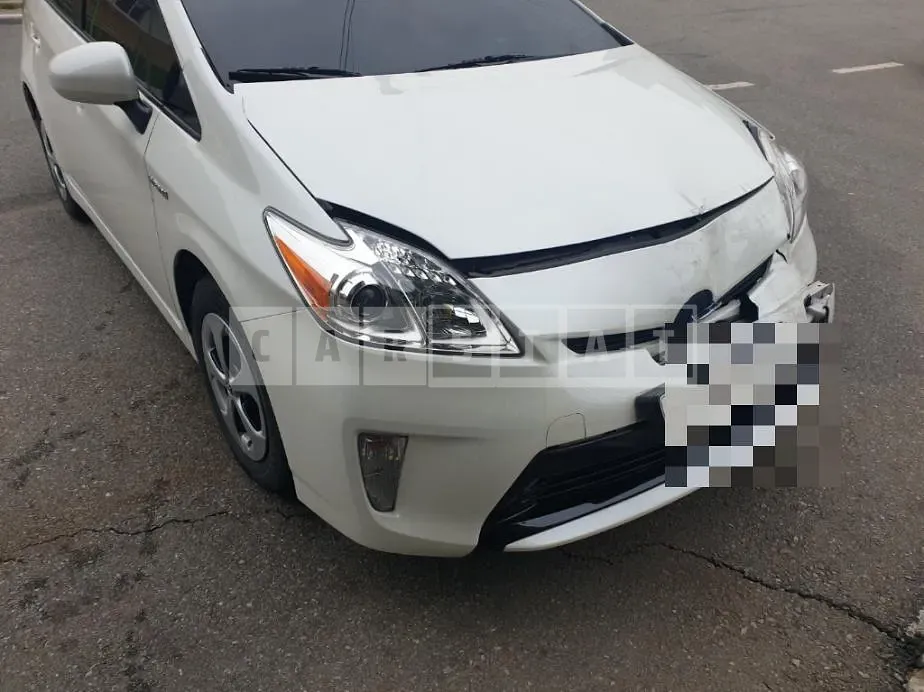 Photo 2 of 5: 2015 Toyota Prius — Korean insurance auction