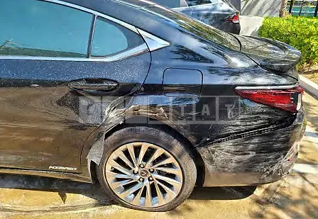 Photo 2 of 19: 2021 Lexus ES300h, VIN JTHBA1C15M2004442 — Korean insurance auction