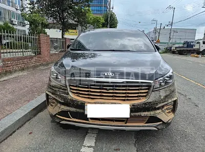 Photo 1 of 37: 2019 Kia Carnival — Korean insurance auction