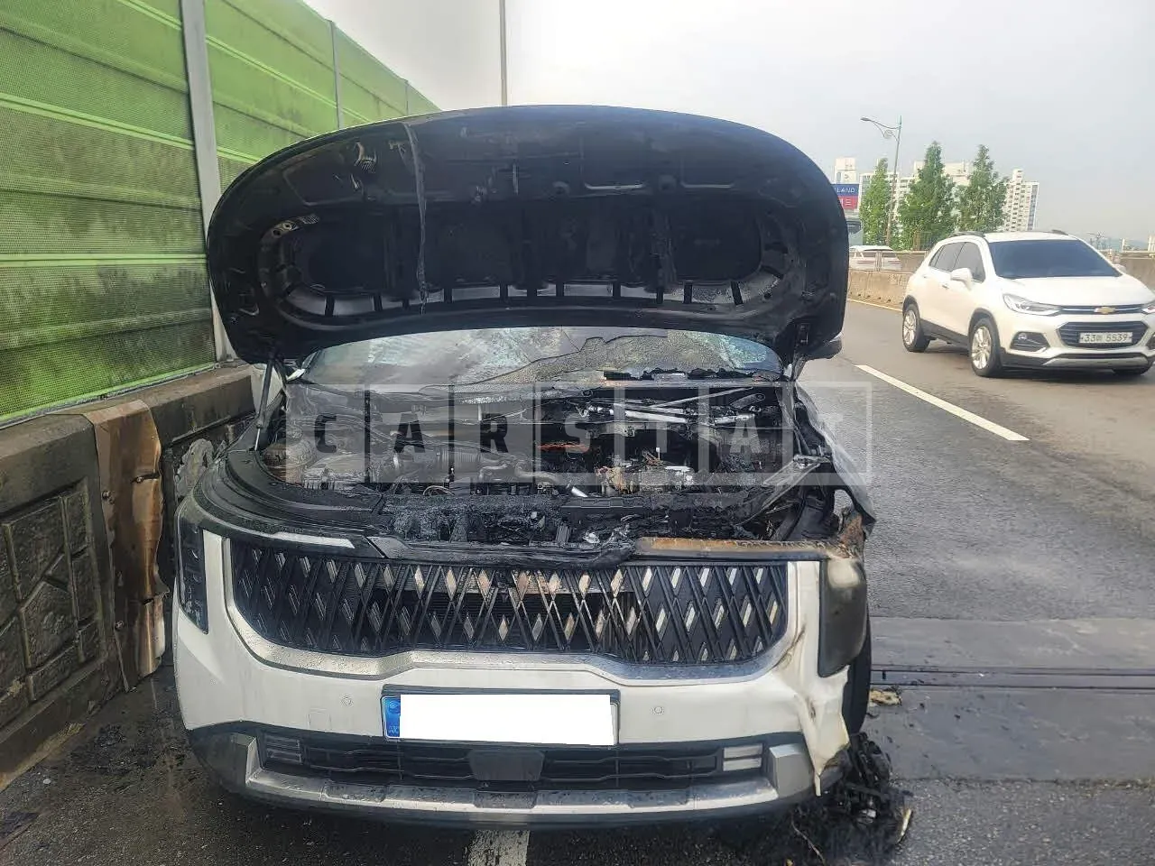 Photo 2 of 13: 2024 Kia Carnival Hybrid, VIN KNANC81ABRS008200 — Korean insurance auction