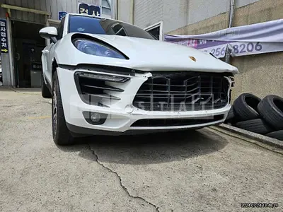 Photo 1 of 16: 2017 Porsche Macan S — Korean insurance auction