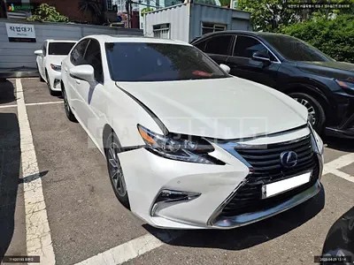 Photo 1 of 10: 2016 Lexus ES300h, VIN JTHBW1GG9H2135024 — Korean insurance auction