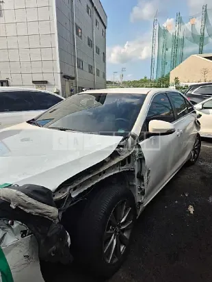 Photo 2 of 7: 2016 Toyota Camry Hybrid LE — Korean insurance auction