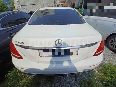 Photo 1 of 14: 2019 Mercedes-Benz E300, VIN WDDZF4JB5KA610444 — Korean insurance auction