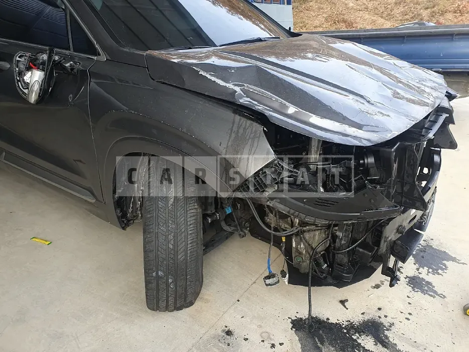 Photo 2 of 6: 2018 Hyundai Santa Fe TM — Korean insurance auction