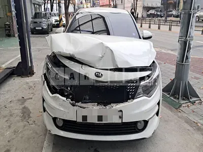 Photo 1 of 24: 2016 Kia K5 — Korean insurance auction