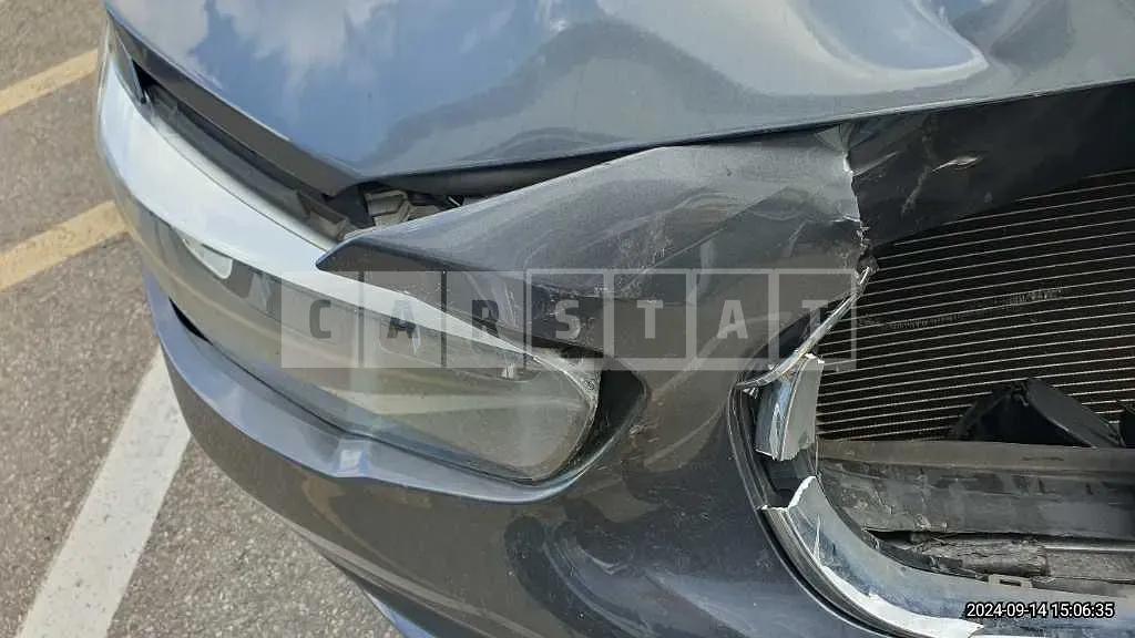 Photo 2 of 14: 2018 BMW 118d — Korean insurance auction