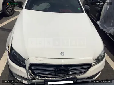 Photo 1 of 17: 2016 Mercedes-Benz E300, VIN WDDZF4JB9HA045849 — Korean insurance auction