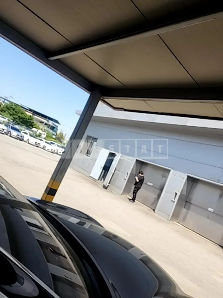 Photo 2 of 27: 2018 Infiniti Q70 3.7, VIN JNKBY11EXJM670049 — Korean insurance auction