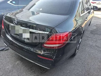 Photo 1 of 32: 2018 Mercedes-Benz E300 — Korean insurance auction