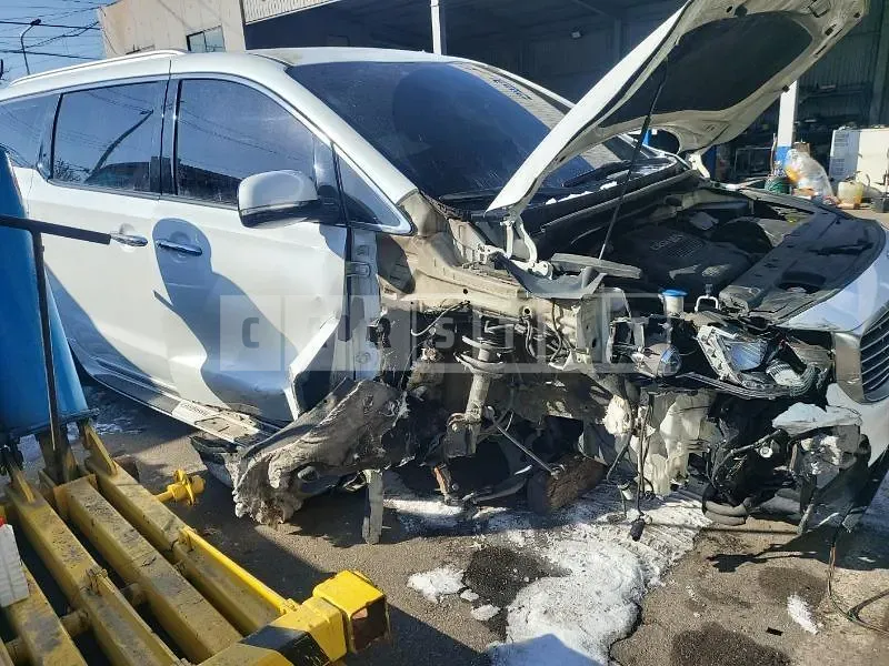 Photo 2 of 23: 2016 Kia Carnival Noblesse, Otto — Korean insurance auction