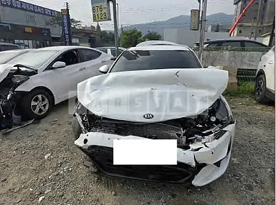 Photo 1 of 35: 2020 Kia K5 — Korean insurance auction