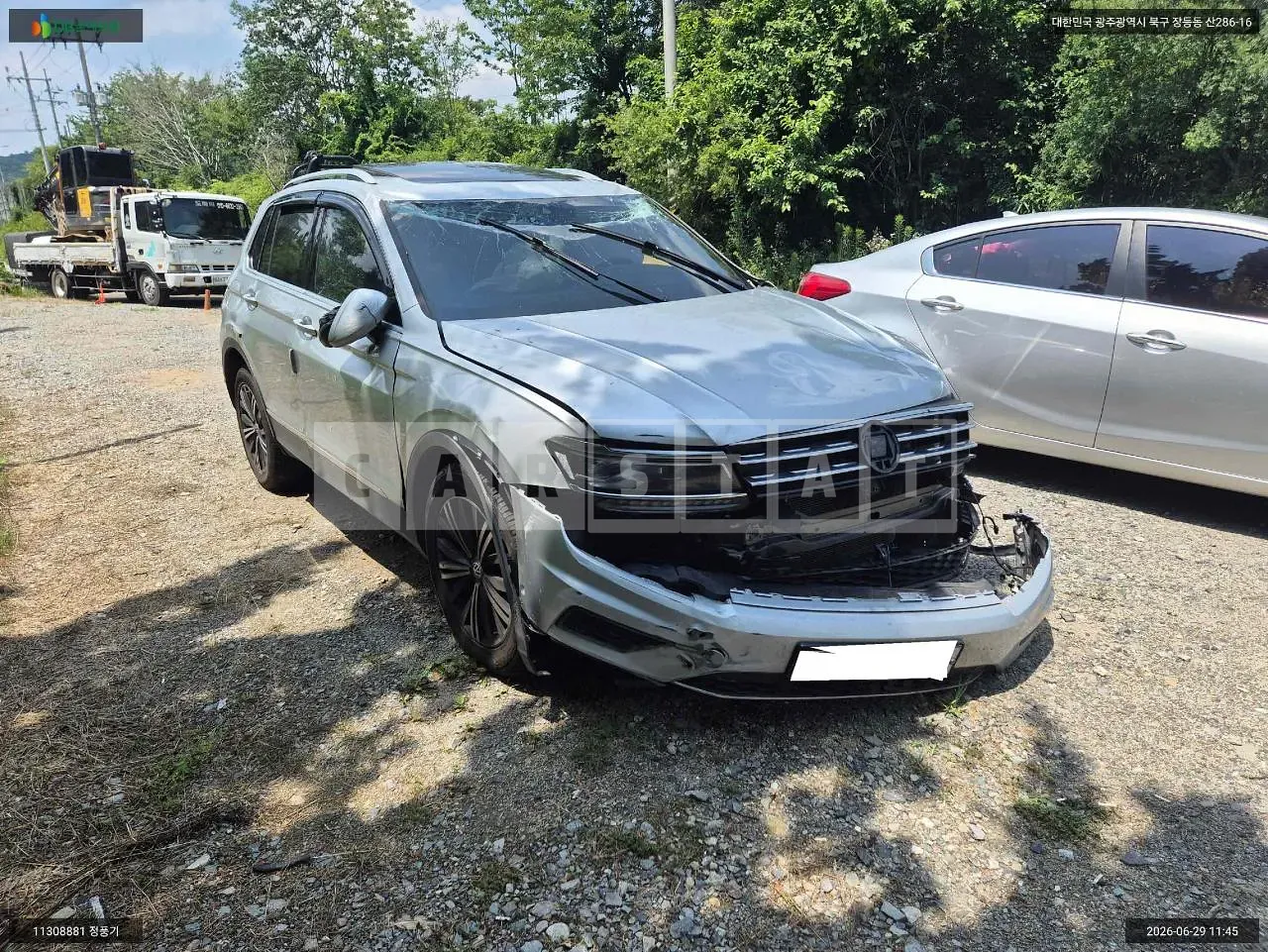 Photo 2 of 12: 2020 Volkswagen Tiguan 2.0 TDI, VIN WVGZZZ5NZLW854496 — Korean insurance auction