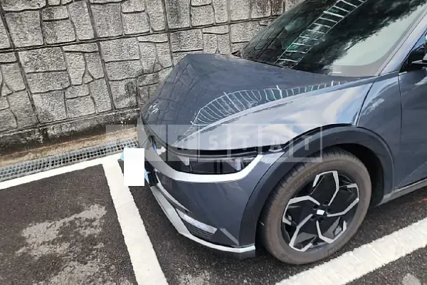 Photo 2 of 20: 2023 Hyundai Modern Ionic 5, VIN KMHKN81EFPU226809 — Korean insurance auction