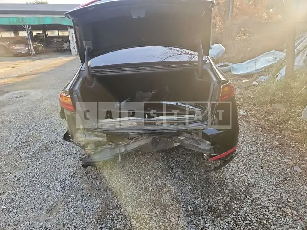 Photo 2 of 21: 2016 Kia K7 — Korean insurance auction