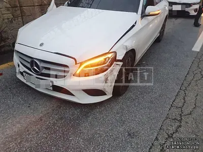 Photo 1 of 9: 2019 Mercedes-Benz C200 — Korean insurance auction