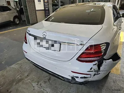 Photo 1 of 12: 2016 Mercedes-Benz E300 4Matic — Korean insurance auction