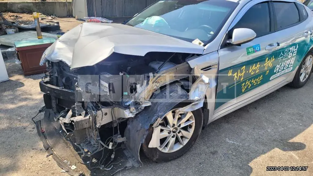 Photo 2 of 5: 2018 Kia K5, VIN KNAGU416BJA228916 — Korean insurance auction