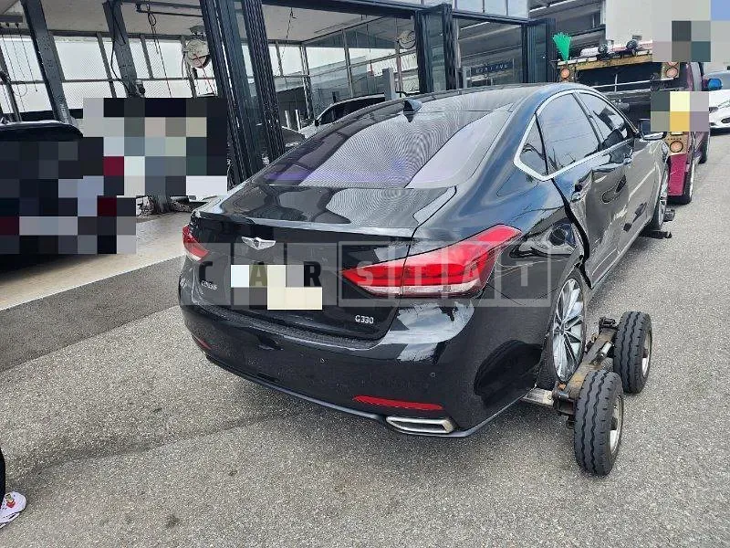 Photo 2 of 23: 2016 Genesis 3.3 — Korean insurance auction