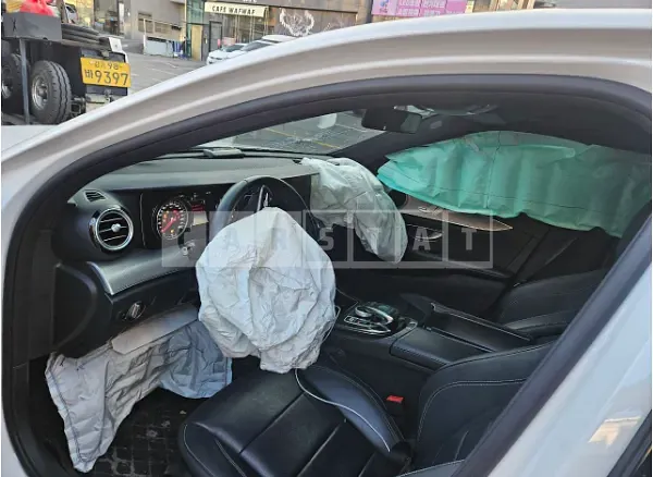Photo 2 of 22: 2019 Mercedes-Benz E300 — Korean insurance auction