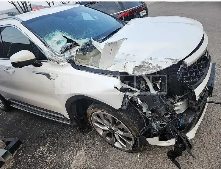 Photo 2 of 13: 2021 Kia Sorento, VIN KNARH81BHMA048343 — Korean insurance auction
