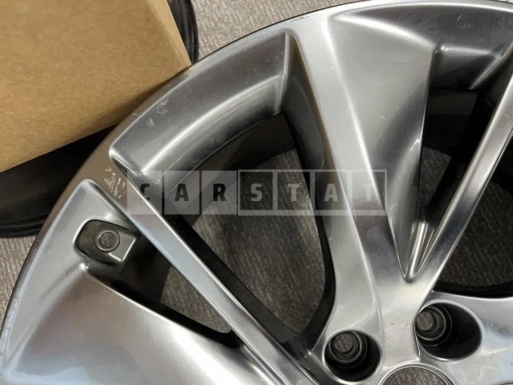 Photo 2 of 5: 2021 Genesis Wheel /GV70 Wheel, VIN KMTMA81BBMU015579 — Korean insurance auction