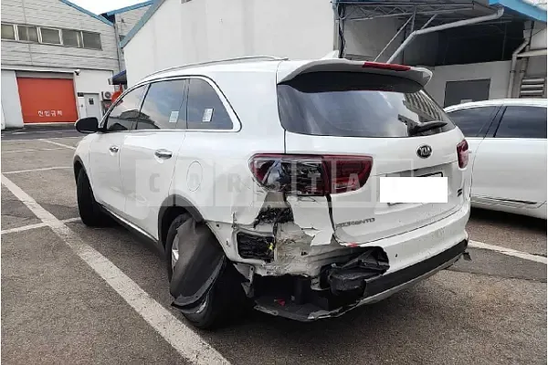 Photo 2 of 10: 2018 Kia Sorento, VIN KNAPH81BDJA393001 — Korean insurance auction