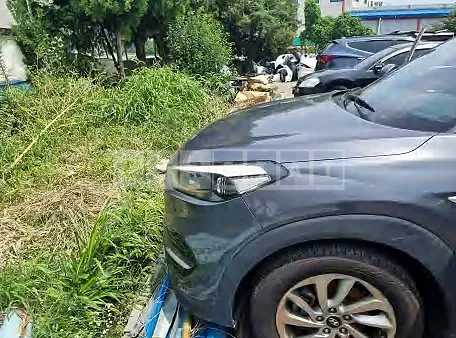 Photo 2 of 10: 2018 Hyundai Tucson, VIN KMHJ281ABJU640530 — Korean insurance auction