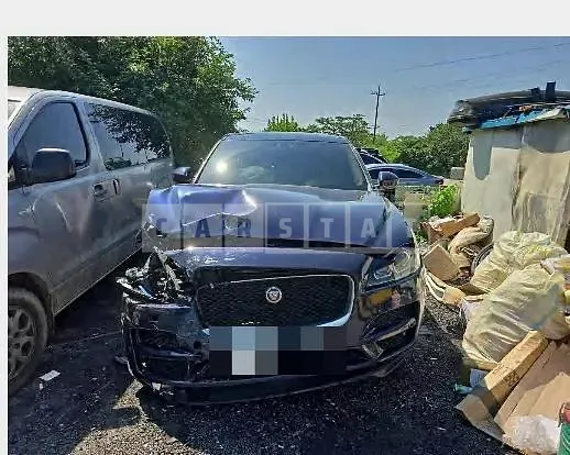 Photo 2 of 13: 2016 Jaguar F-Pace 20d AWD — Korean insurance auction