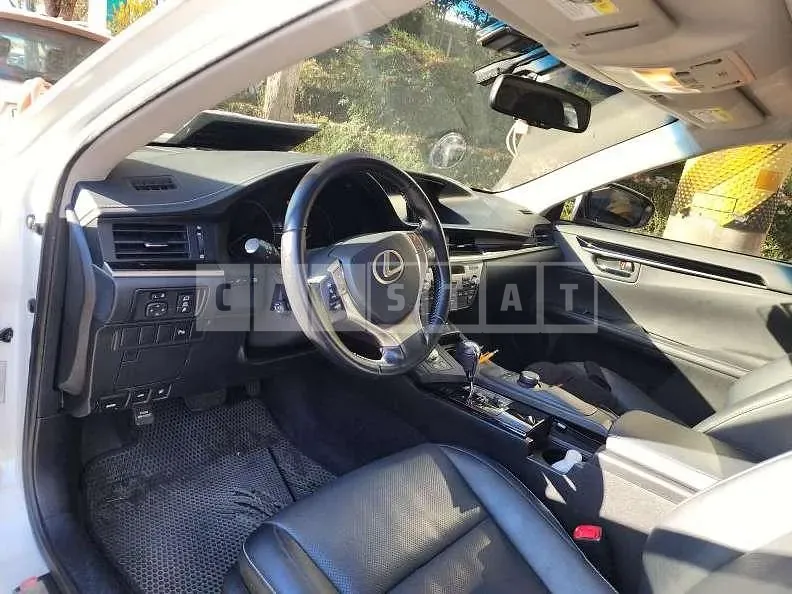 Photo 2 of 41: 2015 Lexus ES300h — Korean insurance auction
