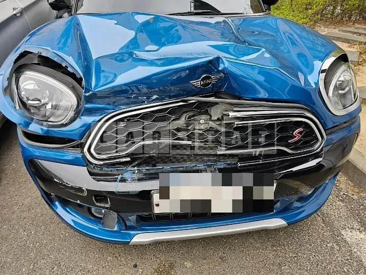 Photo 2 of 13: 2020 MINI Cooper S Countryman ALL4, VIN WMWYX7101L3M24373 — Korean insurance auction