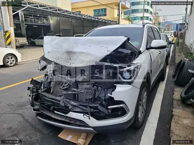 Photo 1 of 14: 2016 Hyundai Santa Fe, VIN KMHSW81UBGU663077 — Korean insurance auction