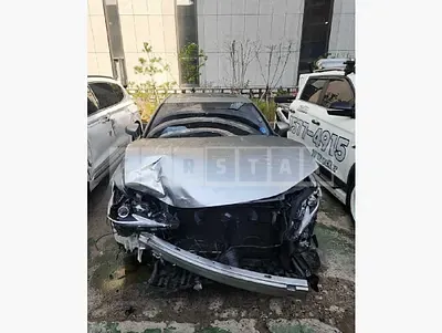 Photo 1 of 36: 2018 Lexus ES300h, VIN JTHBW1GG7J2177049 — Korean insurance auction