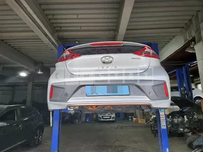 Photo 1 of 18: 2018 Hyundai Modern Ionic Electric, VIN KMHC051HFJU023141 — Korean insurance auction