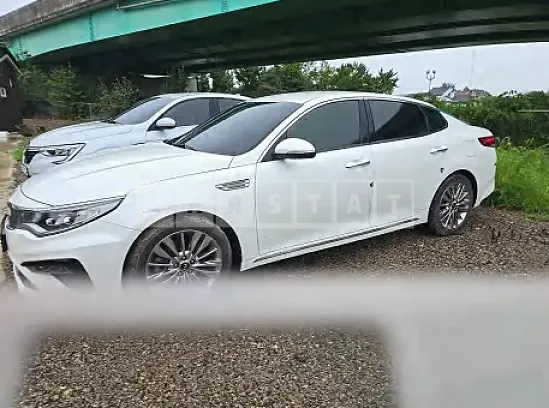Photo 2 of 17: 2019 Kia K5 — Korean insurance auction
