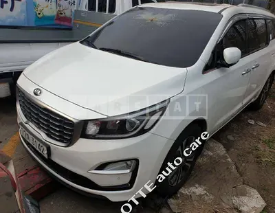 Photo 1 of 13: 2019 Kia Carnival — Korean insurance auction