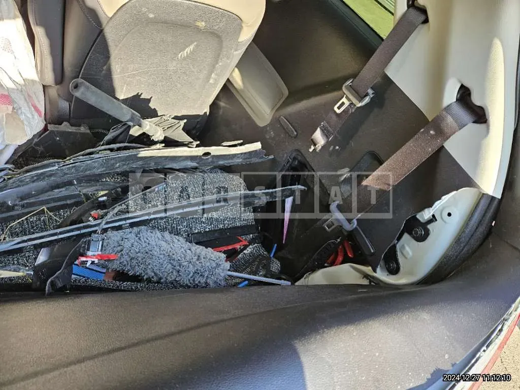 Photo 2 of 29: 2025 Kia Carnival — Korean insurance auction
