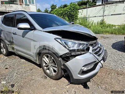 Photo 1 of 18: 2016 Hyundai Santa Fe, VIN KMHSW81UBGU613211 — Korean insurance auction