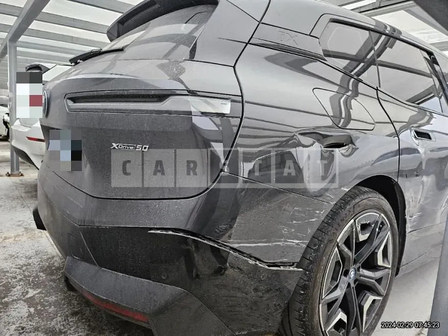 Photo 2 of 21: 2022 BMW iX xDrive50, VIN WBY21CF03PCL89657 — Korean insurance auction