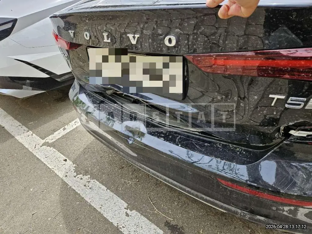 Photo 2 of 22: 2020 Volvo S60T5 — Korean insurance auction