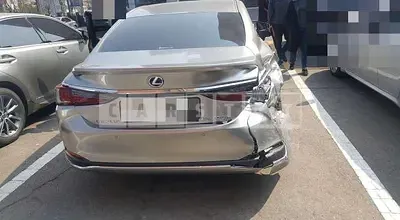 Photo 1 of 17: 2020 Lexus ES300h, VIN JTHBA1C11M2002106 — Korean insurance auction