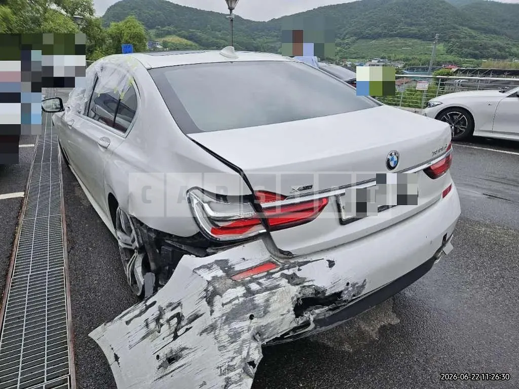 Photo 2 of 14: 2018 BMW 730Ld xDrive WLTP — Korean insurance auction