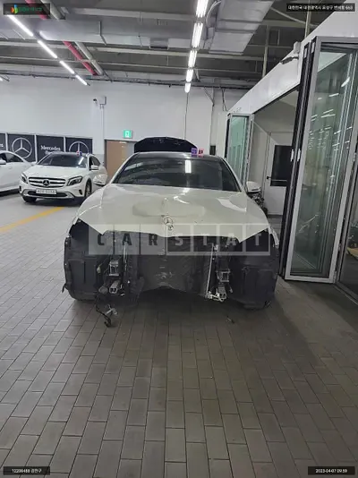 Photo 1 of 17: 2019 Mercedes-Benz E220d, VIN WDDZF0EB7KA649524 — Korean insurance auction